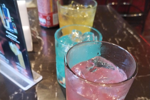 Visita histórica a pie por Panamá con brindis al final