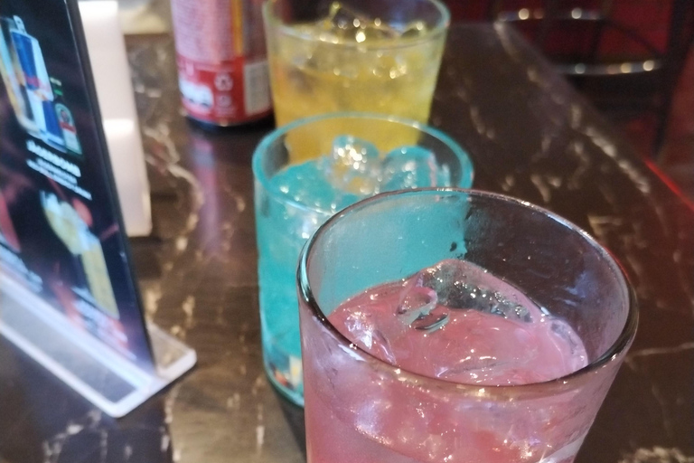 Visita histórica a pie por Panamá con brindis al final