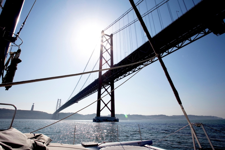 Lissabon: Privat-Tour mit Segelboot