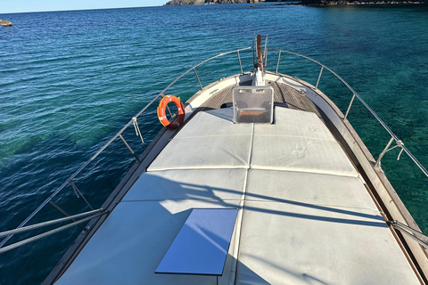 Sail in a Llaut through the marine reserve of northern Menorca, 4 or 8 hours Sail in the marine reserve of northern Menorca