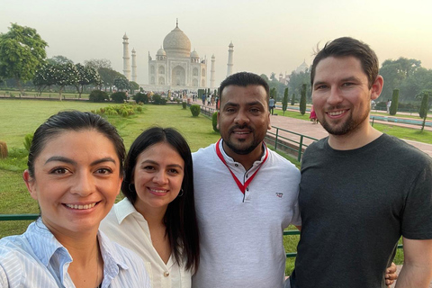 Depuis Jaipur : Visite privée du Taj Mahal au lever du soleil et du fort d'Agra