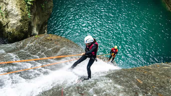 cebu fullday technical rappelling and canyoneering