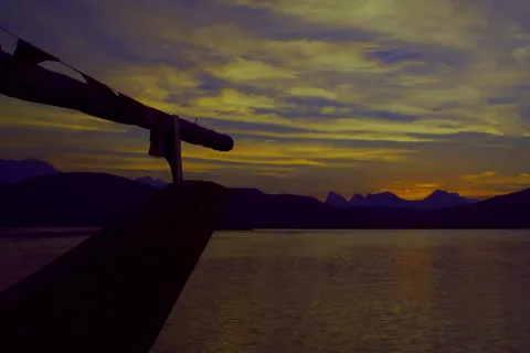 Musandam/Khasab: Overnight Dhow Cruise with Camping and BBQ