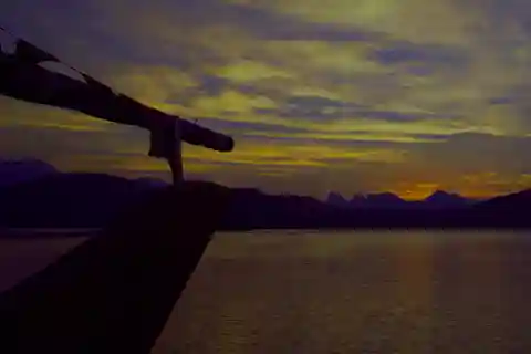 Musandam/Khasab: Pernoite em um cruzeiro de Dhow com acampamento e churrasco