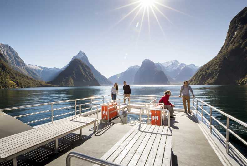 milford sound cruise with lunch