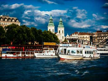Budapest: Sightseeing-Bootsfahrt auf der Donau - 24-h-Ticket Budapest: Sightseeing-Bootsfahrt auf der Donau - 24-h-Ticket