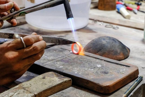 Kandy: Jewellery Crafting Workshop with Pickup and Guidance