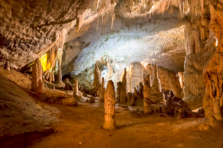 Ljubljana ou Bled : excursion d'une journée au lac de Bled et à la grotte de PostojnaDe Ljubljana: excursion d'une journée au lac de Bled et à la grotte de Postojna