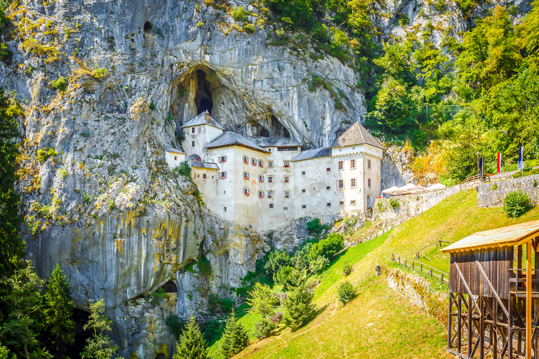 Ljubljana ou Bled : excursion d'une journée au lac de Bled et à la grotte de PostojnaDe Ljubljana: excursion d'une journée au lac de Bled et à la grotte de Postojna