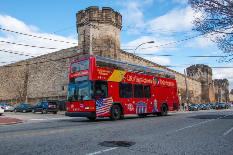 Philadelphie : pass flexible pour bus à arrêts multiples et steak de CampoVisite en bus d'une journée et forfait Cheesesteak