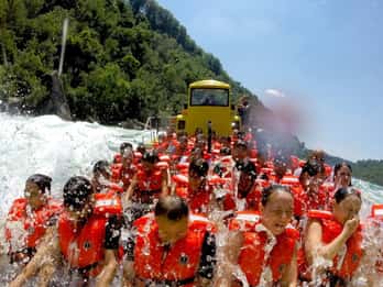 Lewiston USA: Jet-Boat-Tour auf dem Niagara River Lewiston USA: Jet-Boat-Tour auf dem Niagara River