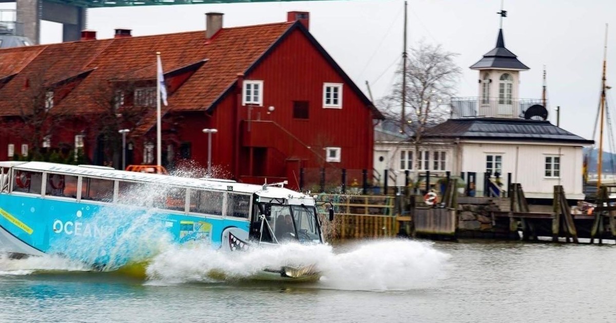 Gothenburg: Land & Water Amphibious Bus Sightseeing Tour | GetYourGuide