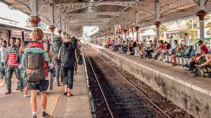 from kandy nuwara eliya by train