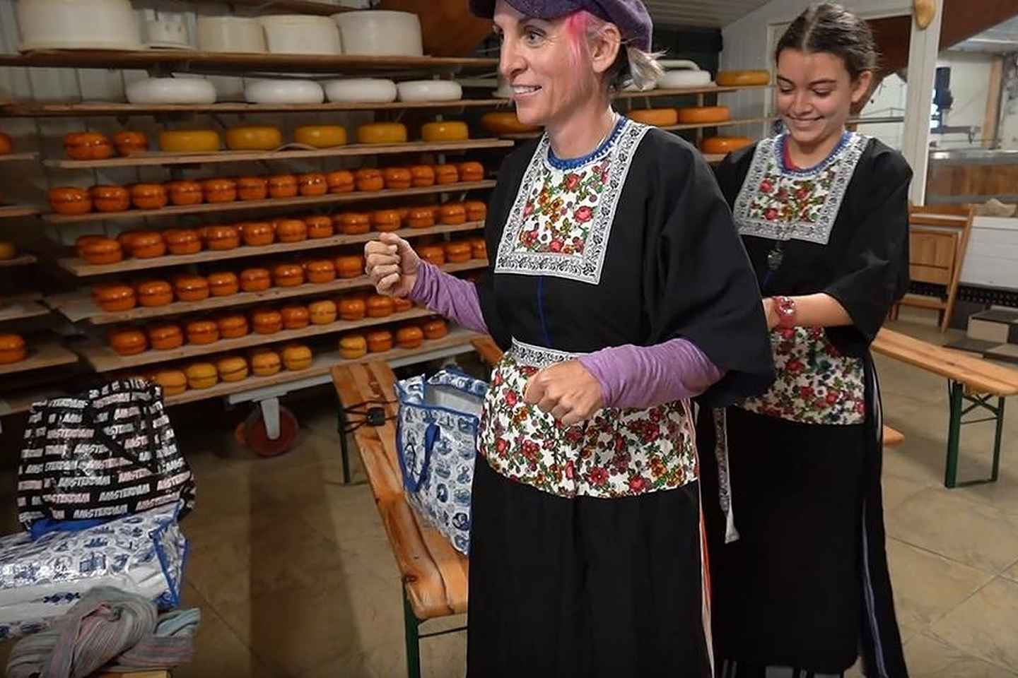 볼렌담: 치즈와 나막신 전통 복장 체험 | Guide to Europe, image size:1440x960