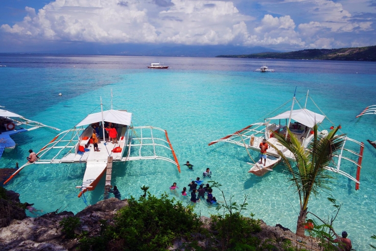 Cebu: Prywatna wyspa Sumilon i opcjonalne pływanie rekinów wielorybichSumilon Island & Whale Shark Swim