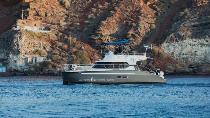 santorini crociera in yacht privato caldera con pasti e bevande