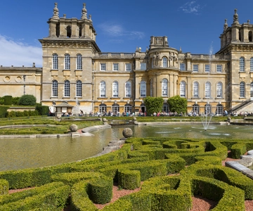London: Blenheim Palace & the Cotswolds Tour with Tea