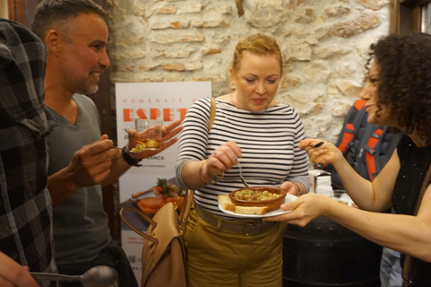 Málaga: visite de tapas et de vin traditionnelsMalaga: visite de tapas et de vins traditionnels