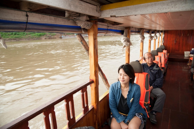 Luang Prabang: Tagestour nach Pak Ou und den Kuang Si-FällenPak Ou: 3-stündige Flussfahrt den Mekong hinunter