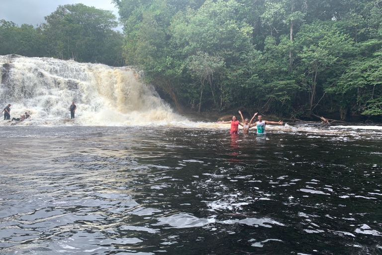 Manaus: Presidente Figueiredo Caves and Waterfalls TourWycieczka po jaskiniach i wodospadach Presidente Figueiredo
