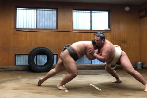 [W/ Sumo Lunch] Tokyo Sumo Ochtend Oefentocht in RyogokuTokio: Sumo Ochtendtraining in Ryogoku met Sumo Lunch
