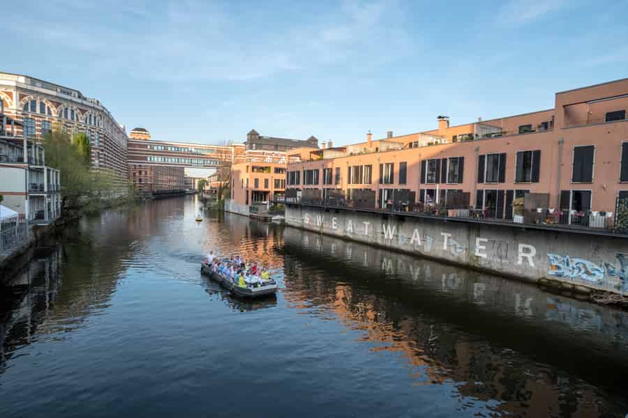 Leipzig: Lindenauer Hafenrundfahrt. Foto: GetYourGuide