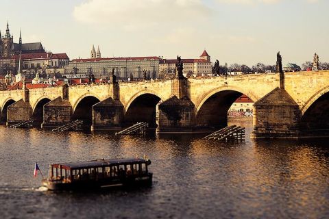 Praga: City Bus e Passeio de Barco
