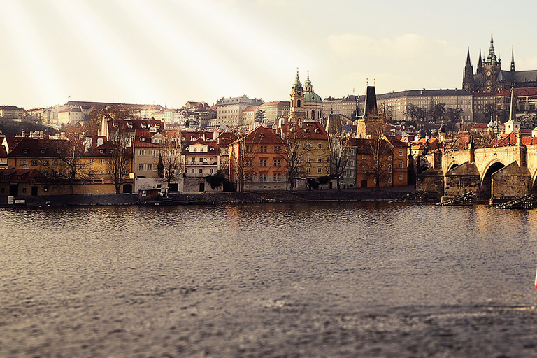 Prague: 2 hours city tour + 1 hour boat cruisePrague: City Bus Tour and River Boat Cruise