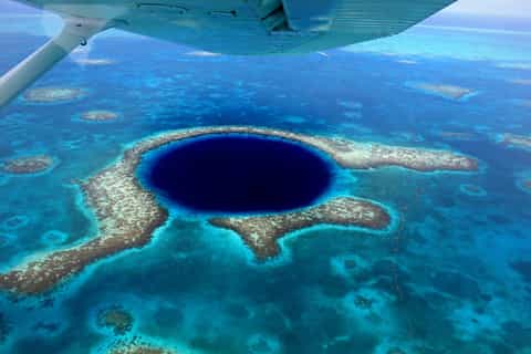 Belize: Great Blue Hole 1-Hour Flyover Tour