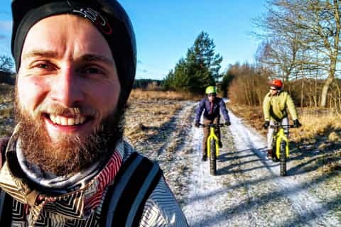 Visaginas: Fatbiking Tour with Hot Sauna and Campfire Lunch