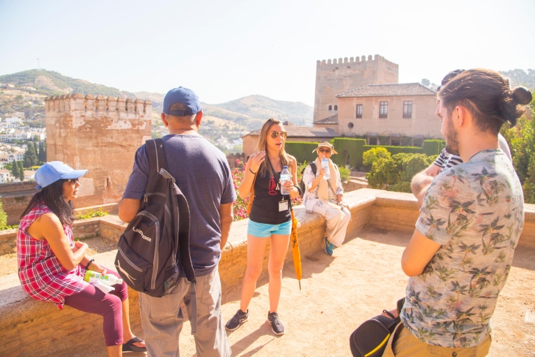 Granada: Alhambra Complex Guided Tour with Ticket Tour in English