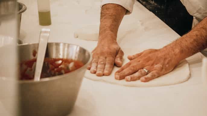 roma recorrido gastronómico con elaboración de pizzas catas y helados