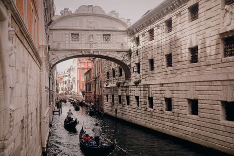 Veneza: Basílica de São Marcos com terraço e Palácio DucalVeneza: Basílica de São Marcos com Terraço e Palácio Ducal