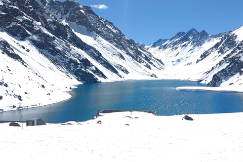 Portillo and Laguna del Inca: nature and mountains on a tour from Santiago
