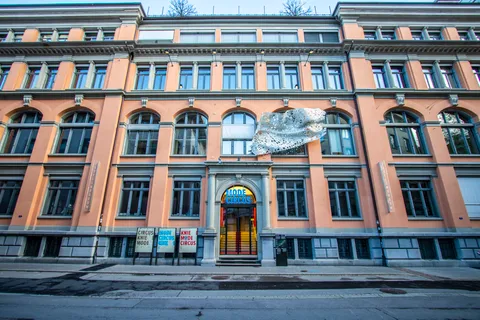 Экскурсия по университету с гидом