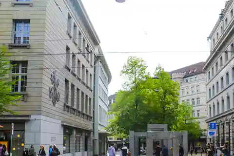 Zúrich: Visita exclusiva a la banca suiza con un local
