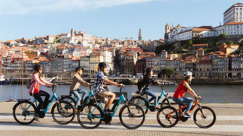 Porto: Hoogtepunten van de stad: 3-uur durende rondleiding met gids op een elektrische fiets