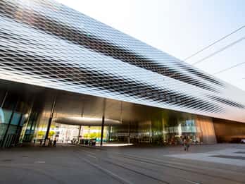 Arte e cultura de Basel reveladas por um local