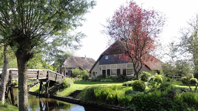 from amsterdam giethoorn day trip and one attraction