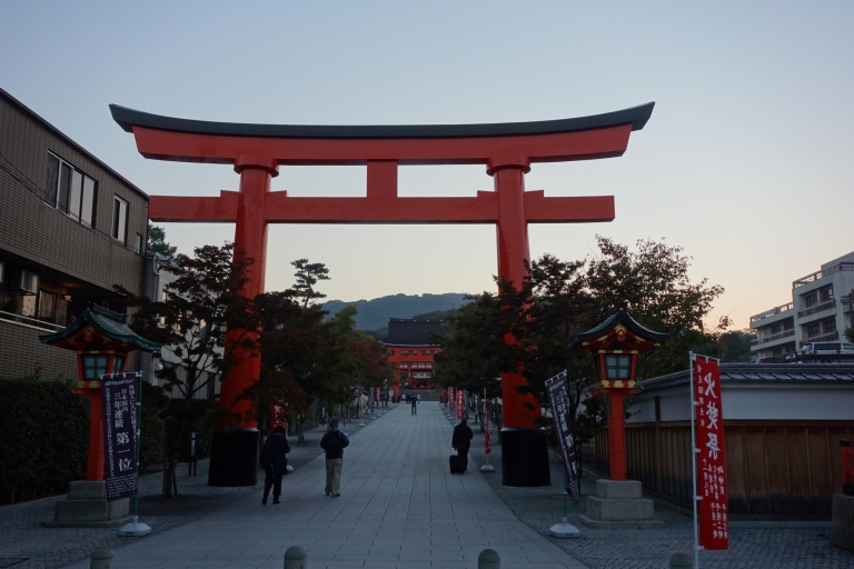 Vroege vogel wandeling van Fushimi Inari naar Kiyomizu tempelKyoto Fun Wandeling van Fushimi Inari naar Kiyomizu Tempel