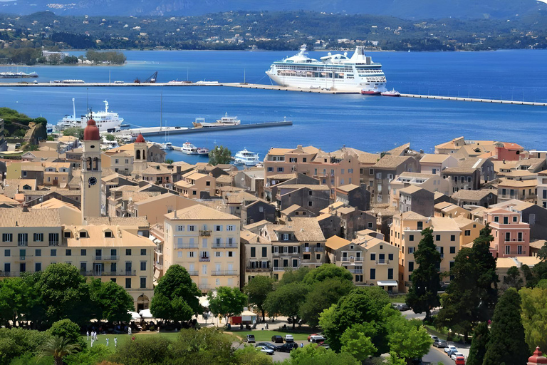 Vamos nos perder nas ruelas do centro histórico de Corfu