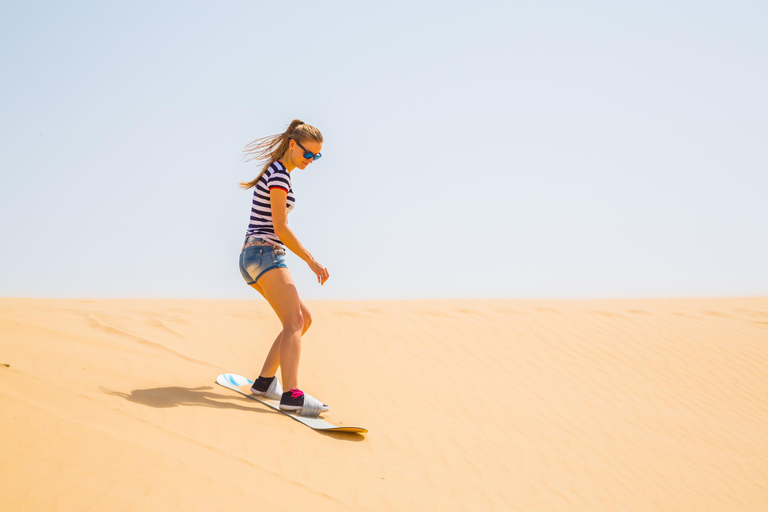 Doha : Safari dans le désert avec quad, planche de sable et promenade en chameauVisite partagée