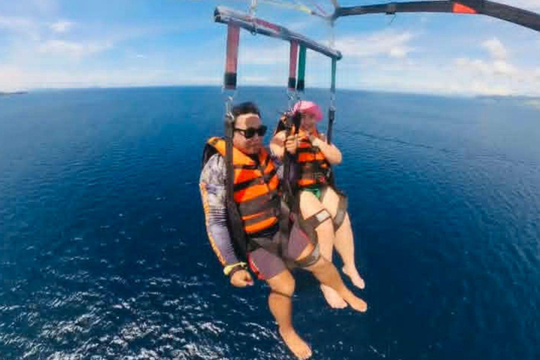 Boracay: Parasailing Adventure Experience
