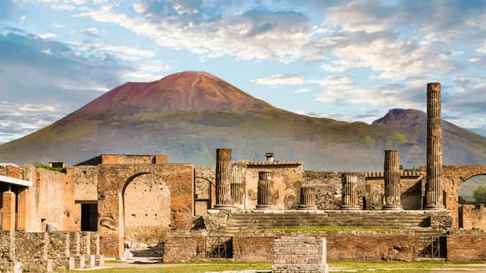 pompeii skiptheline small group tour with archaeologist
