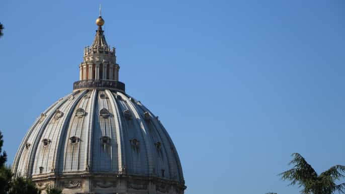 roma recorrido por la basílica de san pedro y la tumba papal con ascenso a la cúpula