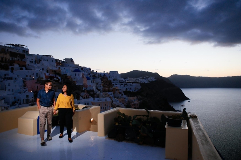 Santorini: fotoshoot met een privé-vakantiefotograaf90 minuten + 45 foto's op 2 locaties