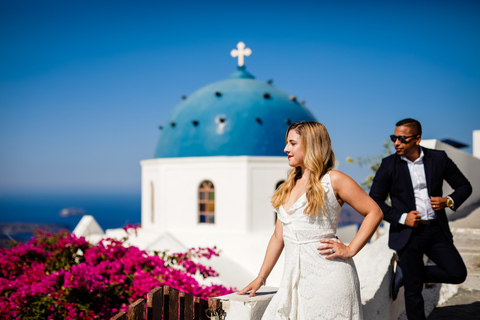 Santorini: shooting con fotografo privato per la vacanzaServizio fotografico di 2 ore (60 foto in 2-3 luoghi)