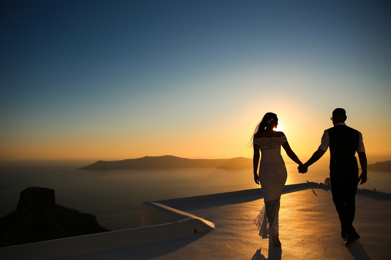 Santorini: fotoshoot met een privé-vakantiefotograaf90 minuten + 45 foto's op 2 locaties