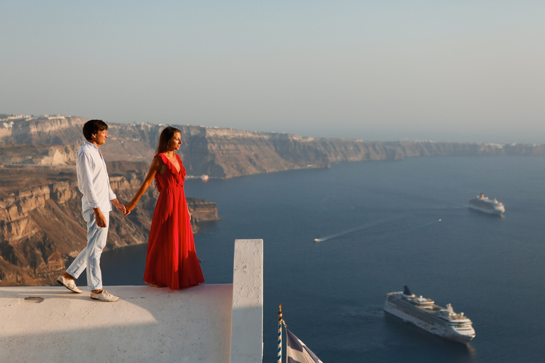 Santorini: fotoshoot met een privé-vakantiefotograaf90 minuten + 45 foto's op 2 locaties