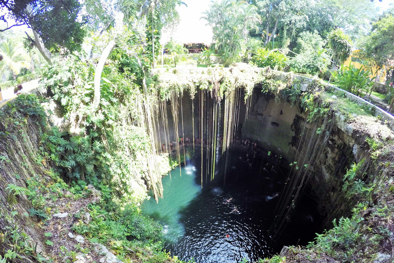 Depuis Cancún : une journée à Chichén Itzá avec déjeuner